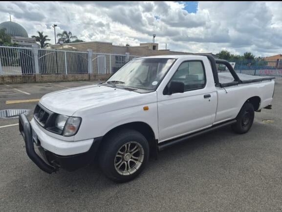 NISSAN HARDBODY LONG WHEEL BASE BAKKIE