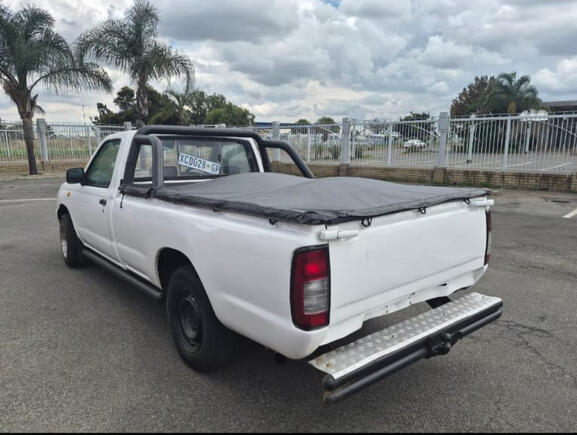 NISSAN HARDBODY LONG WHEEL BASE BAKKIE