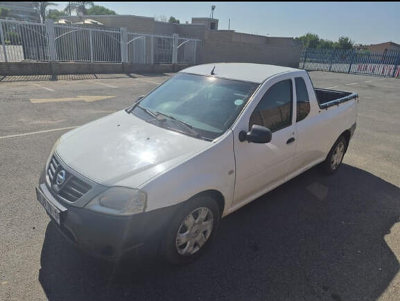 2015 NISSAN NP200 1.6 BAKKIE 2015 NISSAN NP200 1.6 BAKKIE