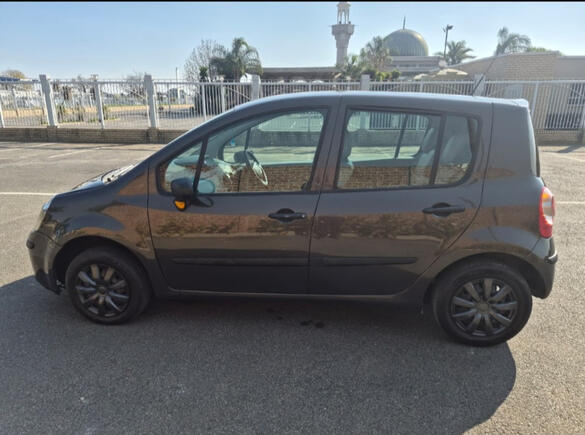 RENAULT MODUS HATCHBACK. MANUAL